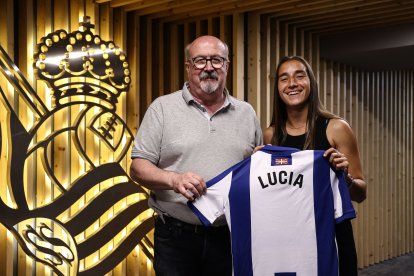 La jugadora de origen soriano durante su presentación con la Real Sociedad