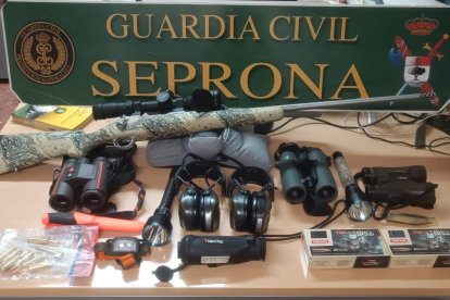 Material incautado por la Guardia Civil.