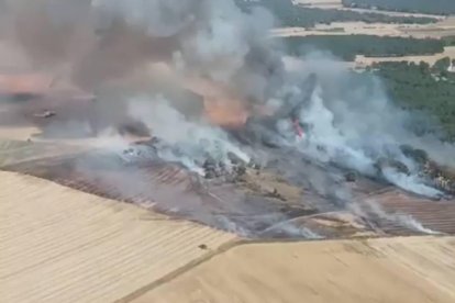 Imagen del incendio desde el aire.