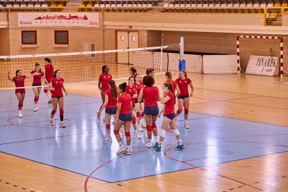 La selección femenina sub20 durante el entrenamiento en Los Pajaritos.