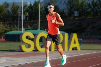 El maratoniano español está en Soria para afinar su puesta a punto antes de viajar a París.