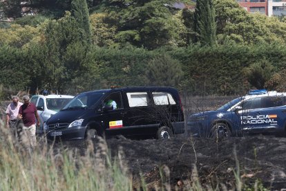 Hallan el cadáver de un hombre de 79 años entre los restos del incendio en una tierra de cultivo en Palencia.