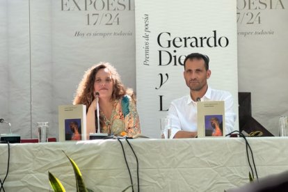 Josefina Aguilar y Enrique Rubio en la presentación del libro.