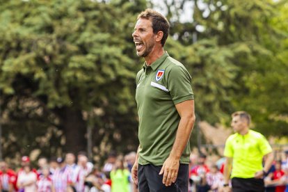 Aitor Calle durante un encuentro de esta pretemporada.