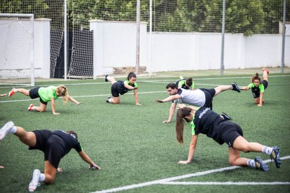 El C.D. San José femenino durante un entrenamiento de esta pretemporada.