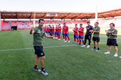 El equipo que dirige Aitor Calle visita al Izarra en su penúltimo partido de pretemporada.