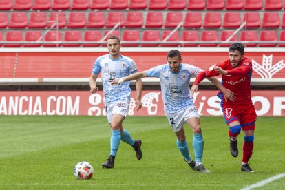 En su última a Los Pajaritos, el Numancia doblegó por 3-0 al Compostela.