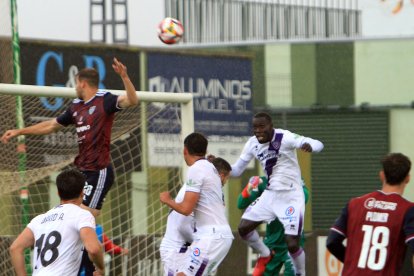 El Numancia arrancaba con mal pie el curso pasado al perder en Segovia.