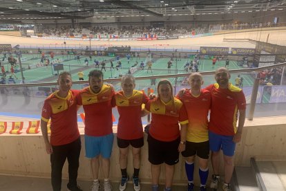 Los seis representantes sorianos en el Campeonato de Europa de Bádminton.