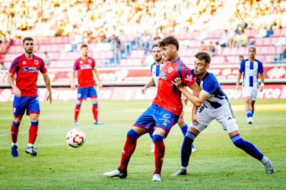 Ribeiro marcaba un golazo para abrir el camino del la victoria del Numancia ante el Compos