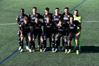 Once inicial de un Numancia que afianza su liderato al golear al colista.