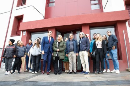 Suárez-Quiñones durante la entrega de las viviendas de Camineros.