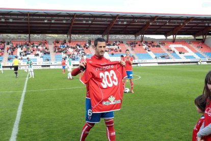 Nagore es el futbolista que más veces ha vestido la camiseta del Numancia jugando un total de 303 partidos.