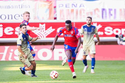 Góngora está llamado a marcar diferencias en el ataque del Numancia.