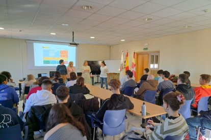 Visita de alumnos de la Universidad Autónoma de Madrid al Catastro de Soria.