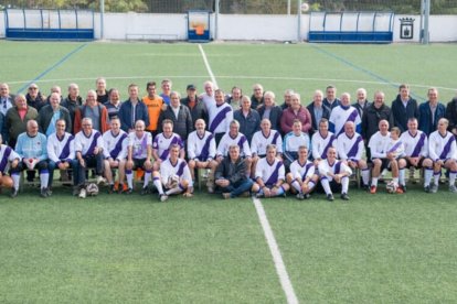 Foto de familia de ex jugadores y ex directivos del histórico Soria CF