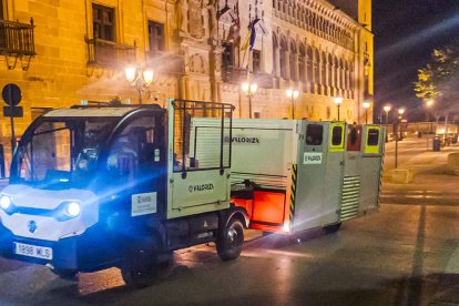 Los contenedores de ‘quita y pon’ del centro. MARIO TEJEDOR