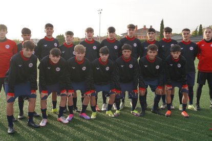 Selección de Castilla y León Sub16 con la que estaba convocado el soriano Álvaro Chacobo.