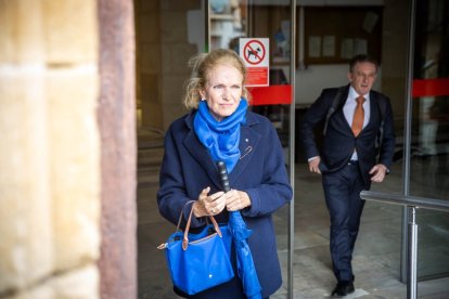 Pilar González de Gregorio a la salida del juicio en Soria.