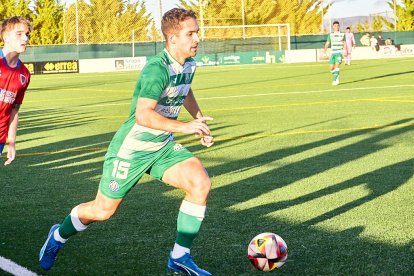 La Ciudad Deportiva acogió el derbi de Regional entre el CD Numancia B y el CD San José.