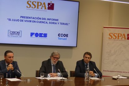 Los responsables de la SSPA durante la presentación del informe