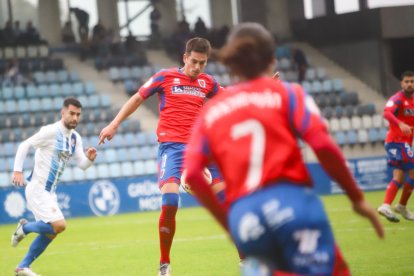 Seguín y Sanchidrián en el partido del pasado domingo en Torrelavega.