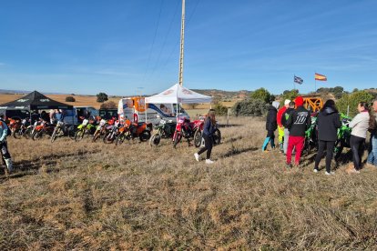 Un momento del acto celebrado en el nuevo circuito en El Burgo.