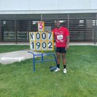 Ramirez Fabal posa con sus registro de 19.02 logrados el miércoles en León. RFEA