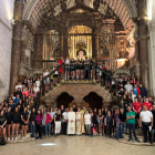 Participantes en la peregrinación en una foto de familia.