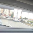 Imagen del camión en sentido contrario.