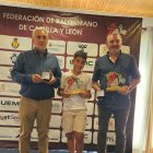 Carlos Heras, junto con su nieto Didier, y Juanma Sebastián  fueron reconocidos por la Territorial.