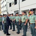 El delegado del Gobierno saluda a los guardias alumnos en Soria.