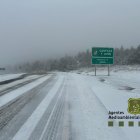 El puerto de Piqueras por la carretera antigua, ya con nieve.