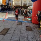 David Rodríguez Rújula, primero en San Esteban, entra en la meta en la Carrera de Reyes.