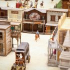 Maqueta de un poblado western en el Espacio Alameda.