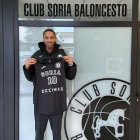 El nuevo fichaje del CSB con la elástica del equipo soriano.