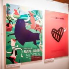 La exposición ‘San Juan Arte’ recoge los carteles sanjuaneros desde 1959 hasta 2026 con la excepción de 1960