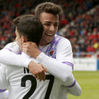 David Concha se abraza a Nacho tras la consecución del 0-2 para los numantinos.-Área 11