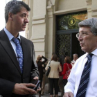 Miguel Ángel Gil Marín y Enrique Cerezo, consejero delegado y presidente del Atlético, respectivamente.-DAVID CASTRO