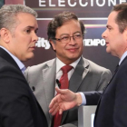 Los candidatos a la presidencia de Colombia: Gustavo Petro (centro), Iván Duque (izquierda)  y German Vargas Lleras (derecha), en un debate de televisión.-EFE / MAURICIO DUENAS CASTANEDA