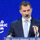 El rey Felipe VI participa en un panel de la 48 edición del Foro de Davos.-/ LAURENT GILLIERON (EFE)