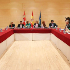 La Plataforma por la Escuela Pública y el Foro de la Educación se reúne en las Cortes de Castilla con representantes de los diferentes grupos políticos para trasladarles sus reivindicaciones-ICAL