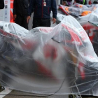 La Honda de Nakagami, cubierta, junto a otras MotoGP, en Silverstone.-AFP / OLI SCARFF