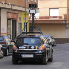 El coche de Google Street View durante su periplo por las calles sorianas obteniendo imágenes panorámicas. / Ú. S.-