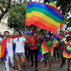 Activistas cubanos participan en la marcha contra la homofobia y a favor de los derechos LGTBI en la Habana.-STRINGER (REUTERS)