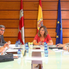 La consejera de Agricultura se reúne con representantes de la Asociación de regantes de la cuenca del Duero, Ferduero, en Valladolid.-ICAL