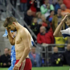 Piqué sale del campo tras el España-Eslovaquia.-Foto: EFE / ALBERTO MORANTE
