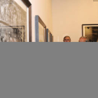 De izquierda a derecha Publio López, Jesús Bárez y Ángeles Albert en el acto inaugural de la exposición de Santos Yubero. / ÚRSULA SIERRA-