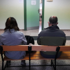 Pacientes esperando en un Centro de salud - MARIO TEJEDOR