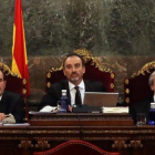 El magistrado Manuel Marchena, junto a los jueces Andrés Martínez Arreieta y Juan Ramón Berdugo, en el Tribunal Supremo.-EFE / BALLESTEROS
